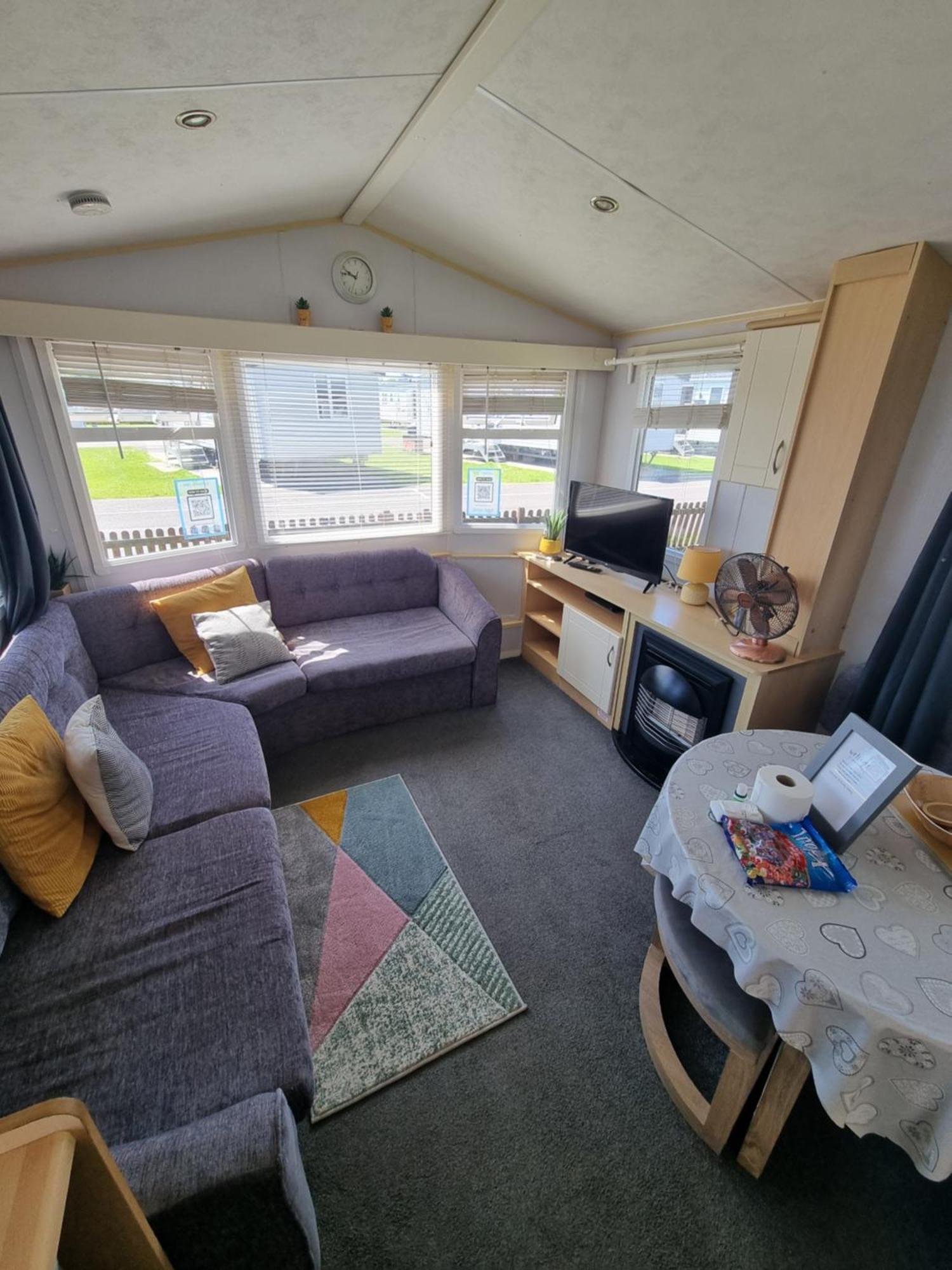 Cosy And - 72 Unity Unity 6 Birth Centrally Located - 2 Pets Free Camping